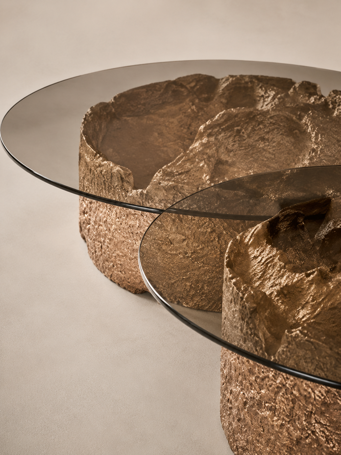 Tables basses Confluence — vue de face