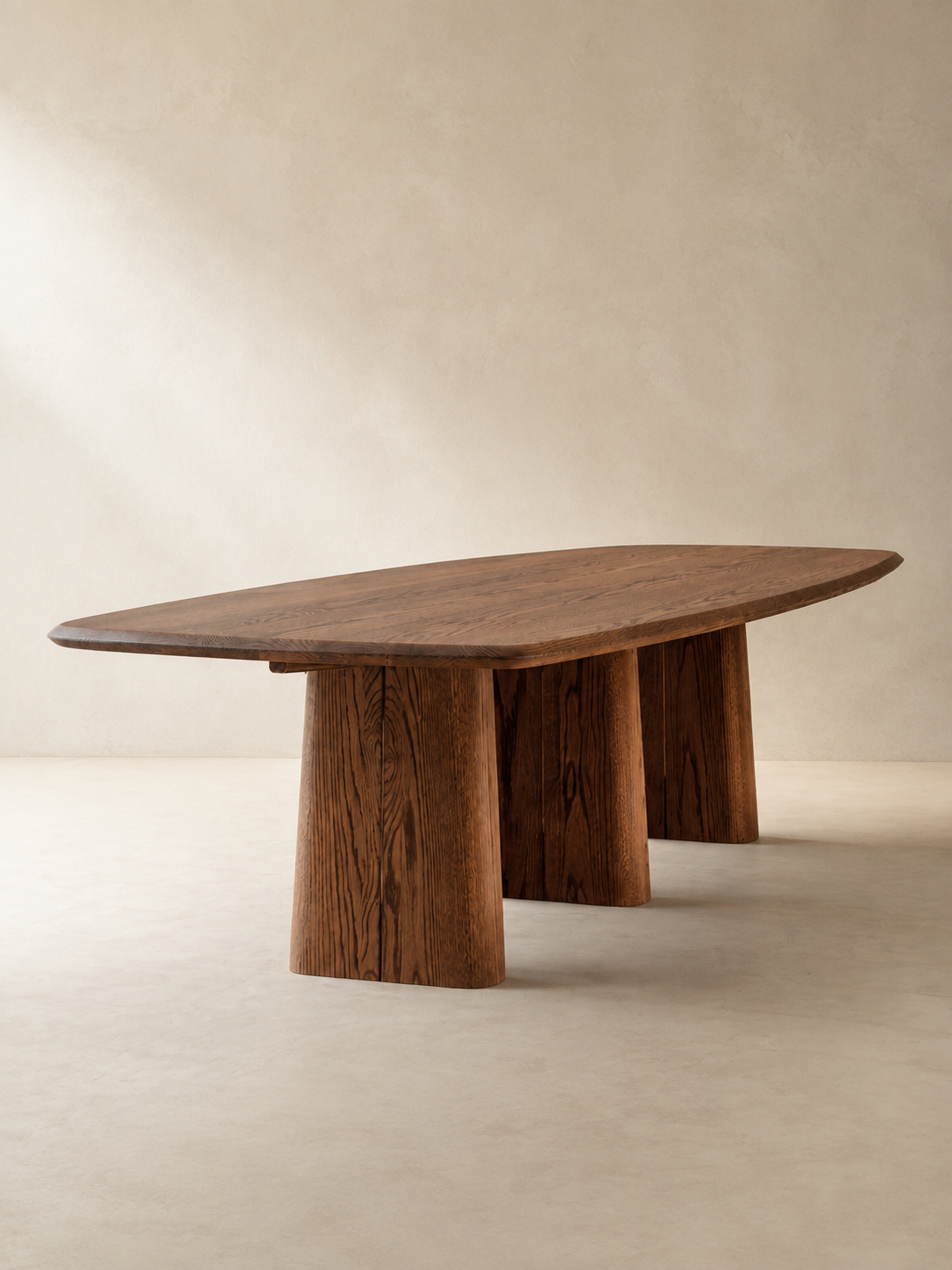 Table à manger Coulée en tzalam – vue trois-quarts