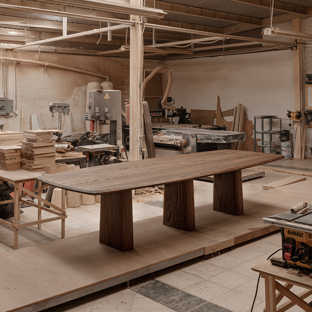 Table à manger Coulée – vue latérale originale