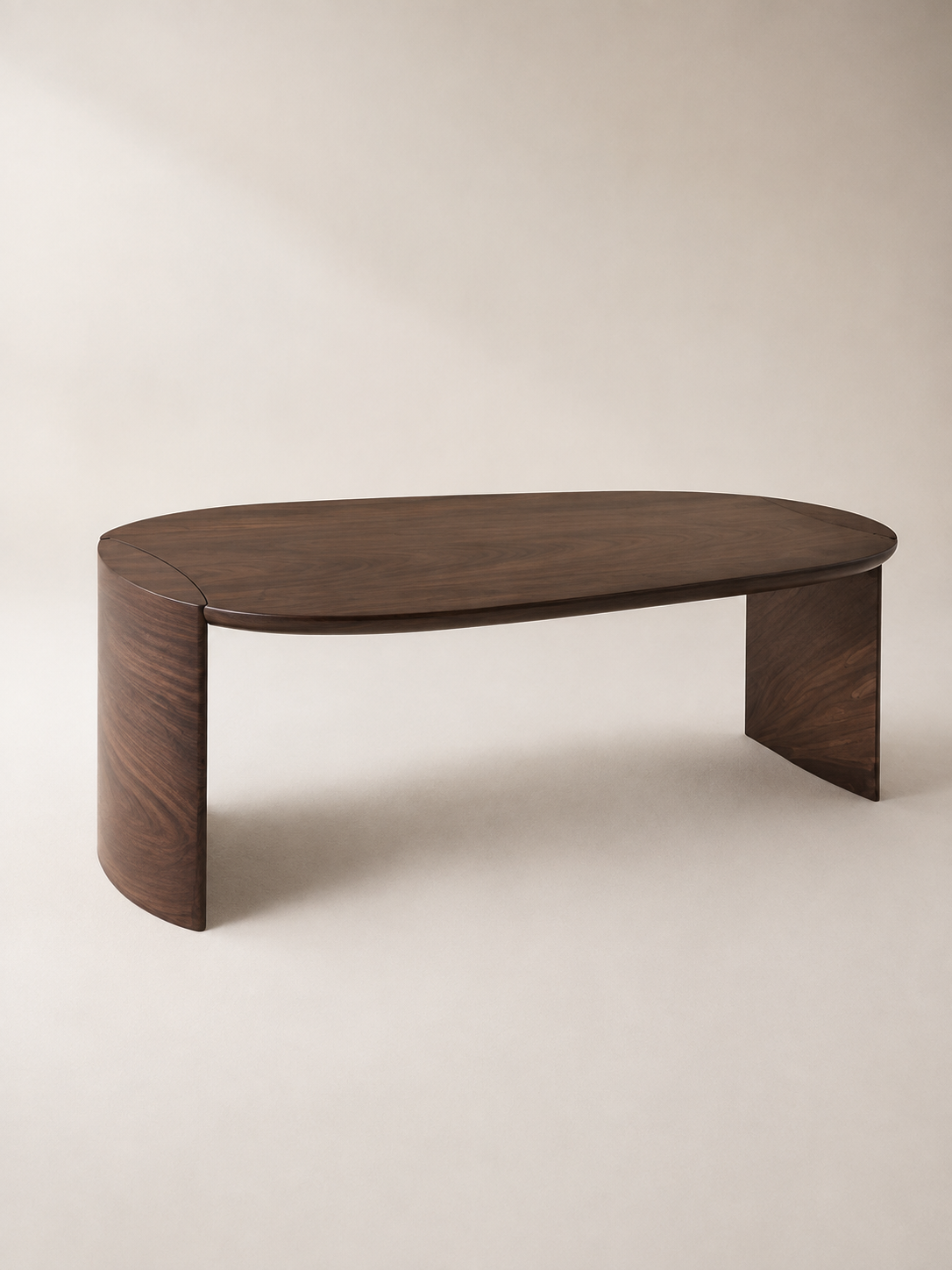 Bureau Ellipse en bois — vue de face