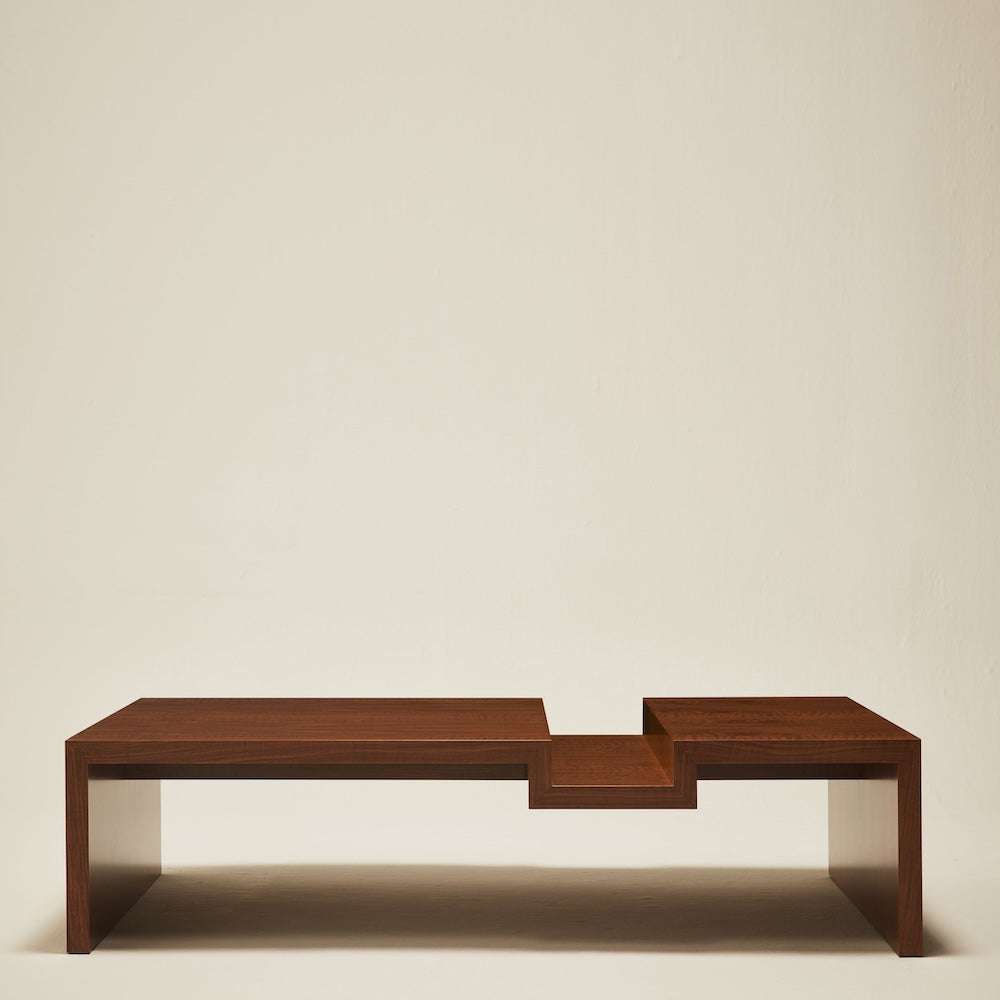 Table basse Entaille – vue studio KONTRAST
