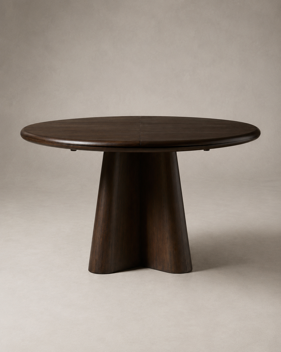 Arpège — table à manger KONTRAST, vue trois-quarts