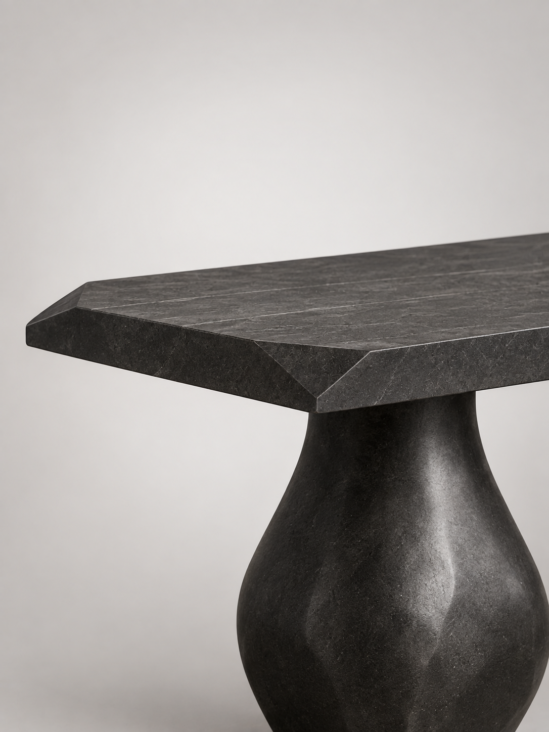 Galet — détail matière — studio KONTRAST