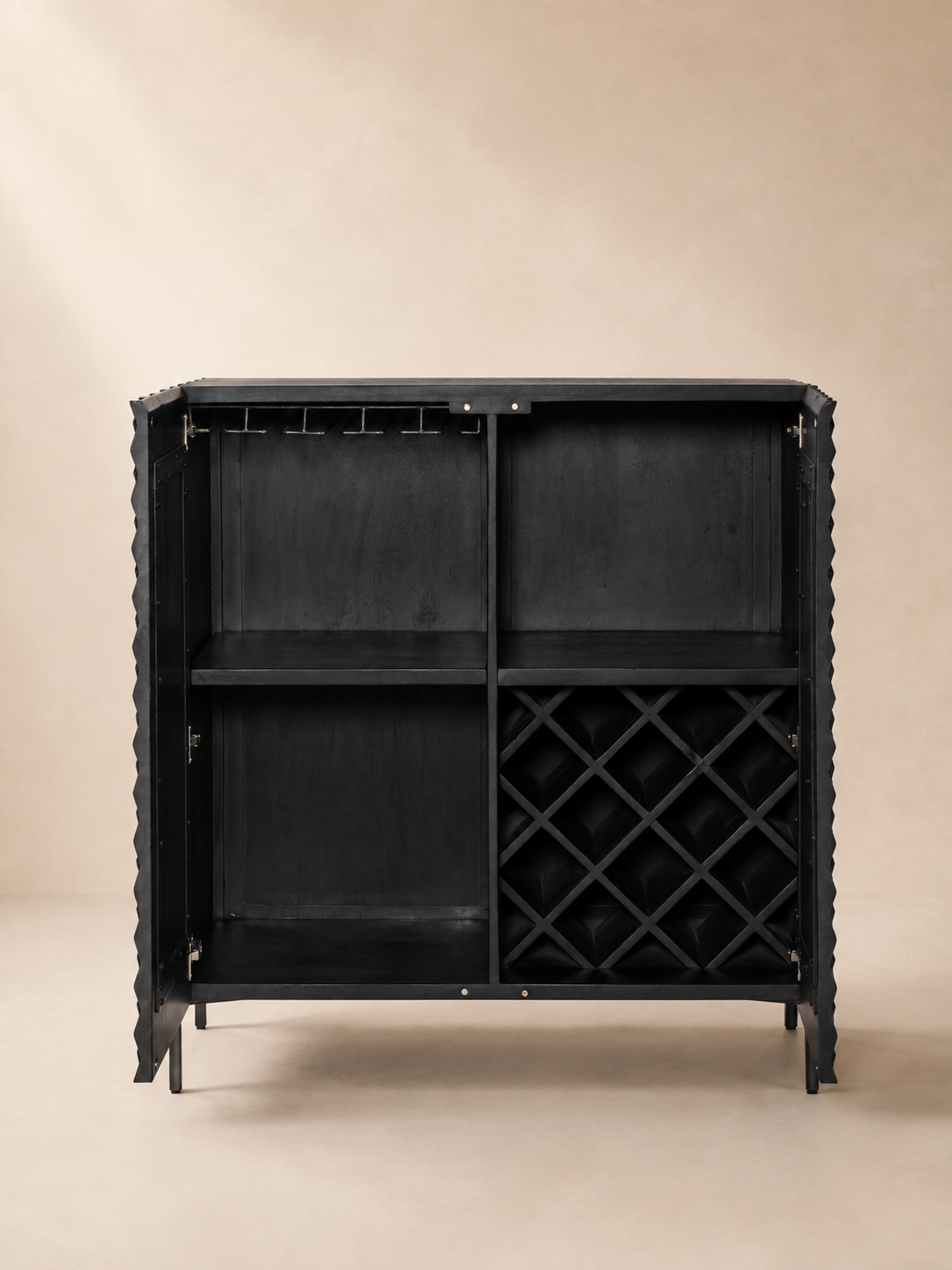 Polyèdre noir — détail intérieur