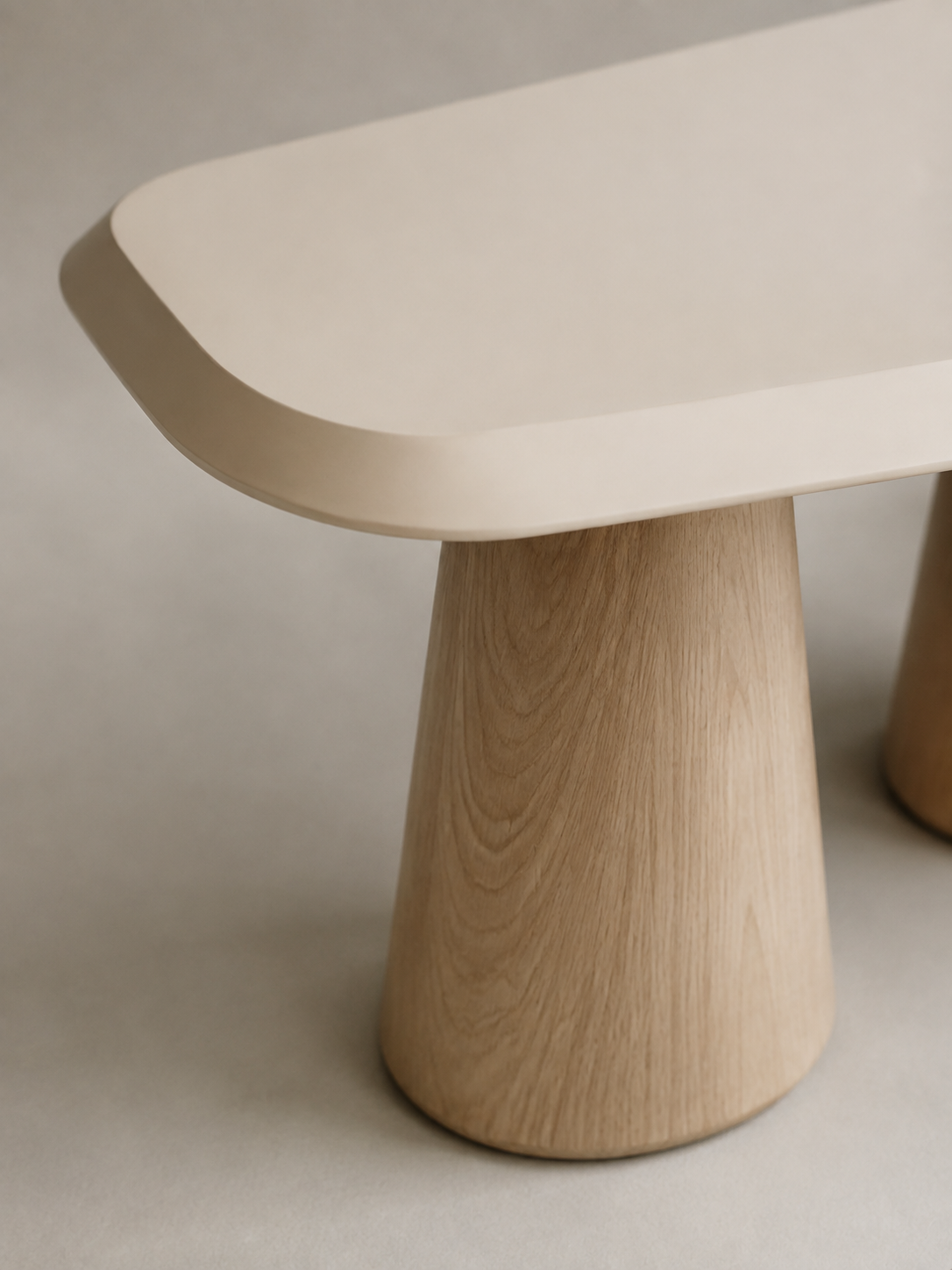 Trèfle — table à manger KONTRAST, vue entière
