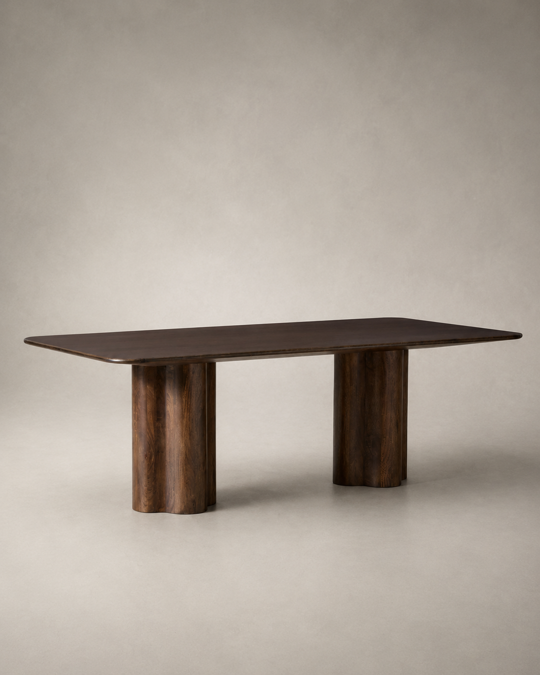Masse — table à manger KONTRAST, vue trois-quarts