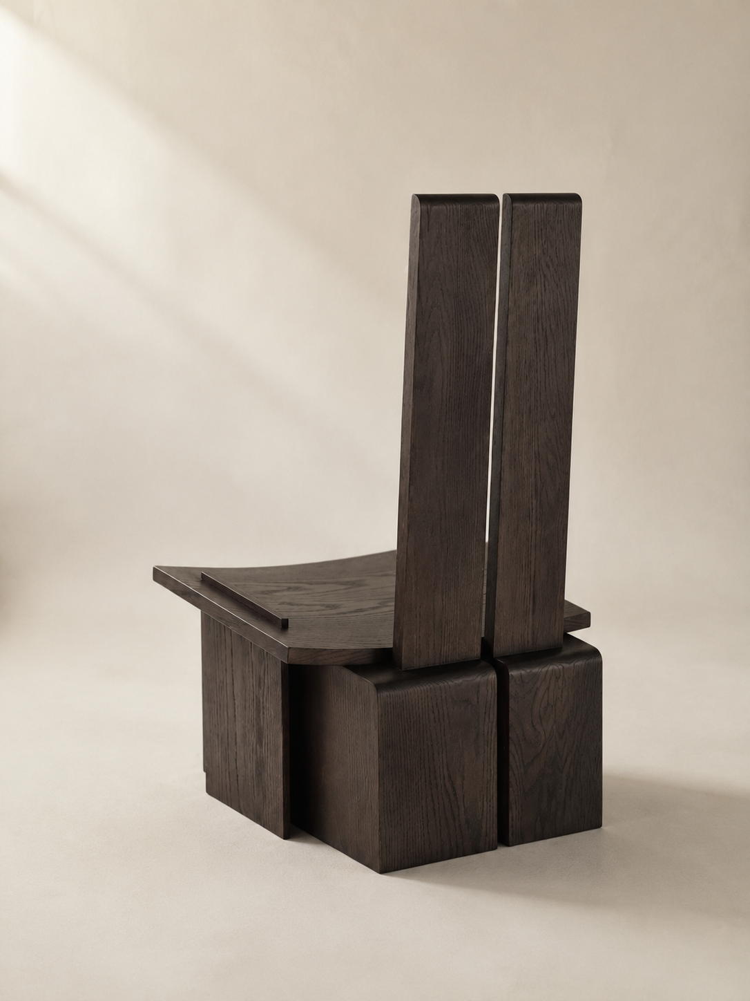 Oraison – vue arrière trois-quarts